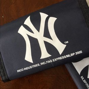 New York Yankees Nylon Trifold Wallet